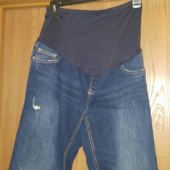 Old Navy Denim - Old Navy boyfriend skinny maternity capri jeans